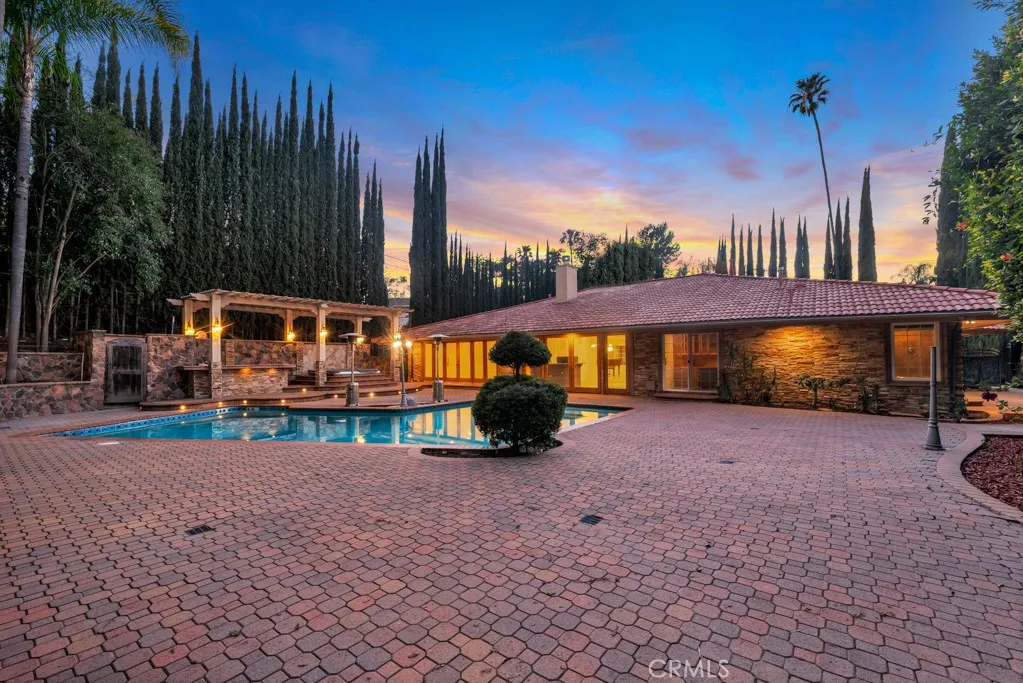 4446 Hayvenhurst Avenue, Encino, California 91436 home-pic-57