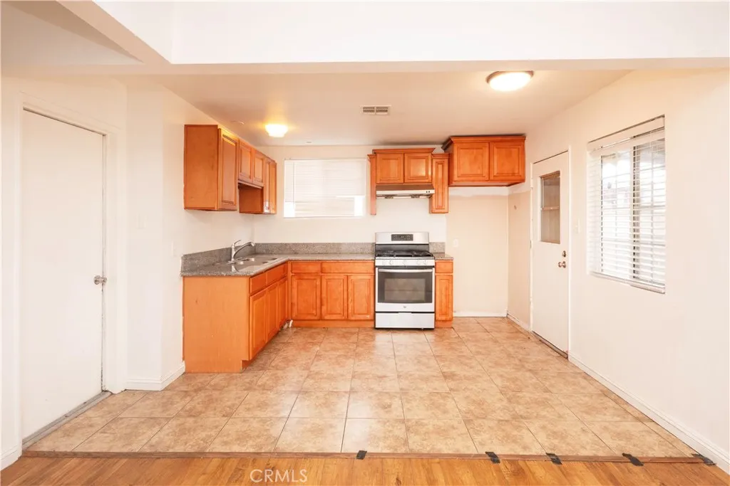 821 N Alameda, Ontario, California 91764 home-pic-8