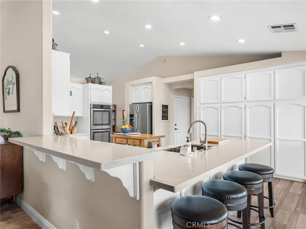19544 Oneida, Apple Valley, California 92307 home-pic-18