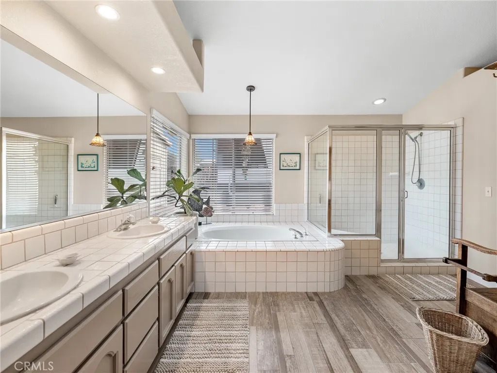 19544 Oneida, Apple Valley, California 92307 home-pic-30