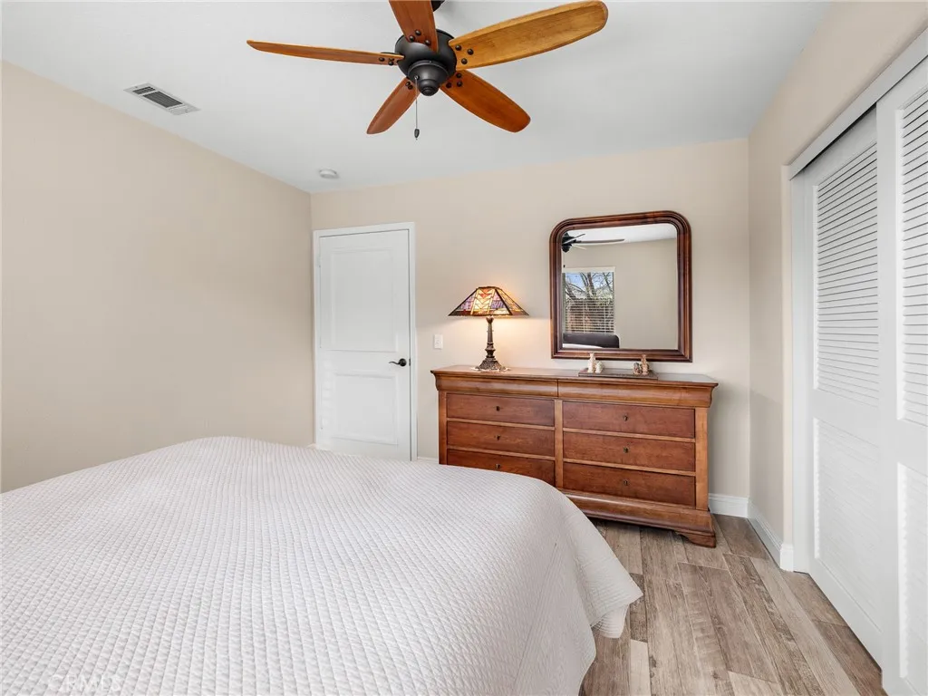 19544 Oneida, Apple Valley, California 92307 home-pic-36