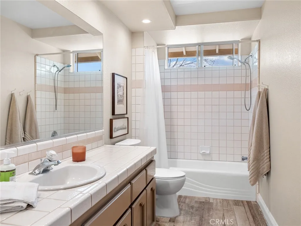 19544 Oneida, Apple Valley, California 92307 home-pic-37