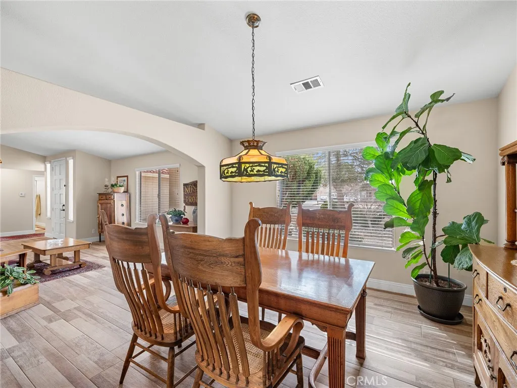19544 Oneida, Apple Valley, California 92307 home-pic-13