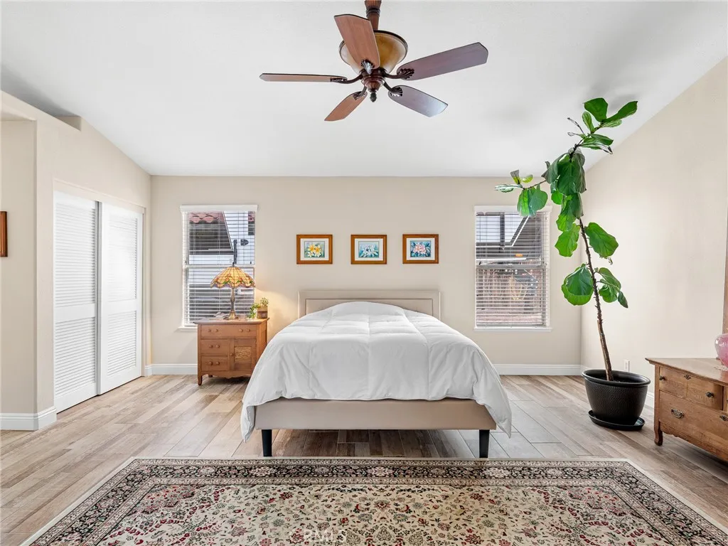 19544 Oneida, Apple Valley, California 92307 home-pic-26