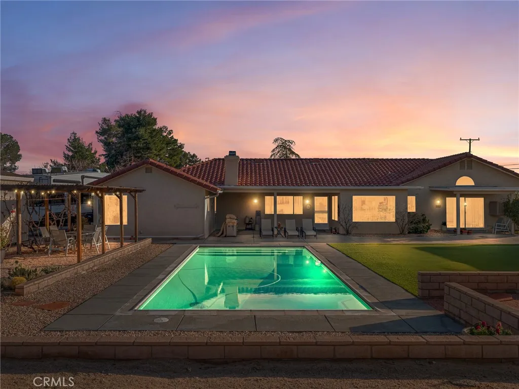 19544 Oneida, Apple Valley, California 92307 home-pic-6