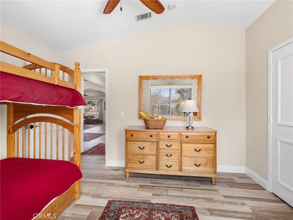 19544 Oneida, Apple Valley, California 92307 home-pic-39