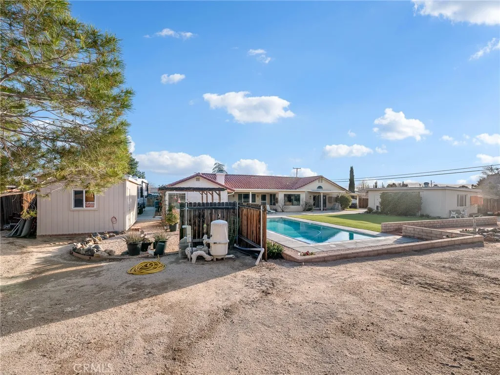 19544 Oneida, Apple Valley, California 92307 home-pic-60