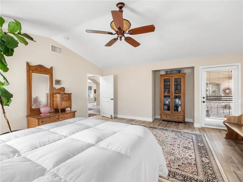 19544 Oneida, Apple Valley, California 92307 home-pic-28