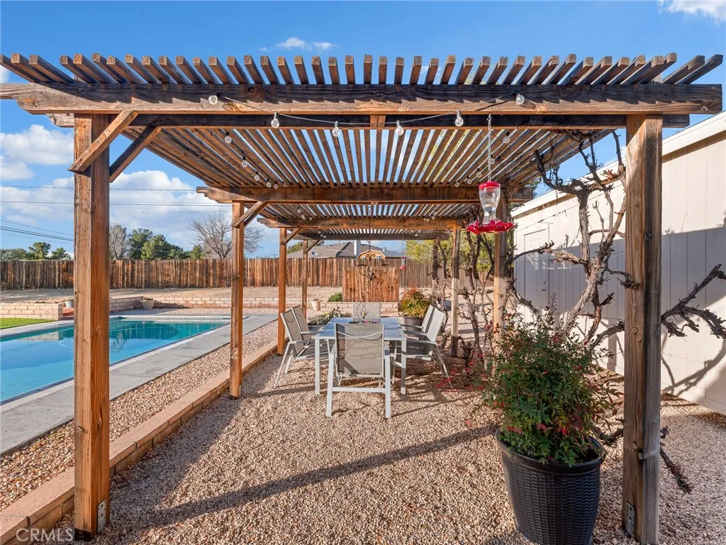 19544 Oneida, Apple Valley, California 92307 home-pic-52