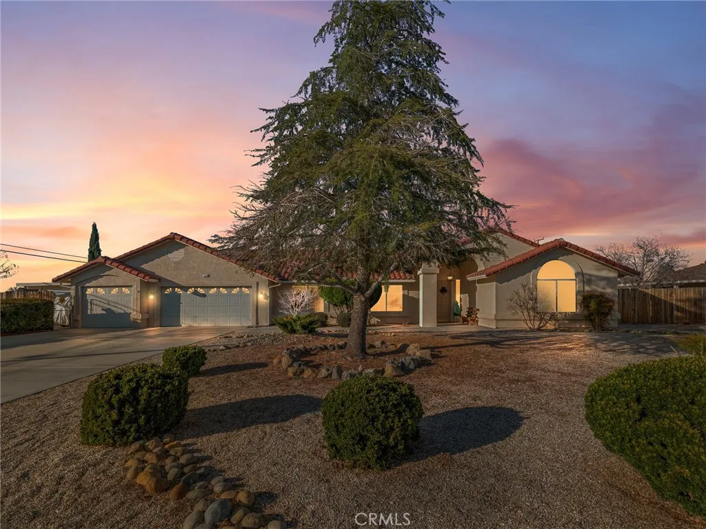 19544 Oneida, Apple Valley, California 92307 home-pic-2