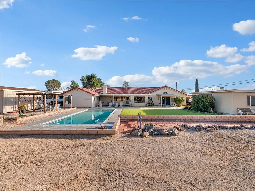 19544 Oneida, Apple Valley, California 92307 home-pic-7