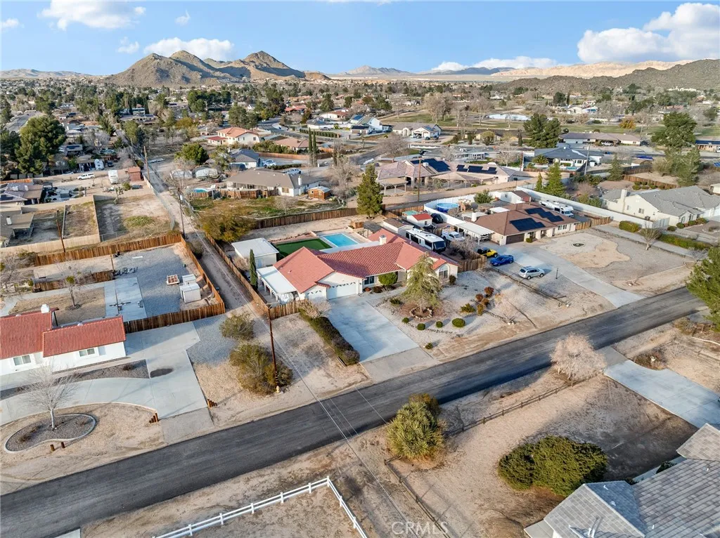 19544 Oneida, Apple Valley, California 92307 home-pic-62