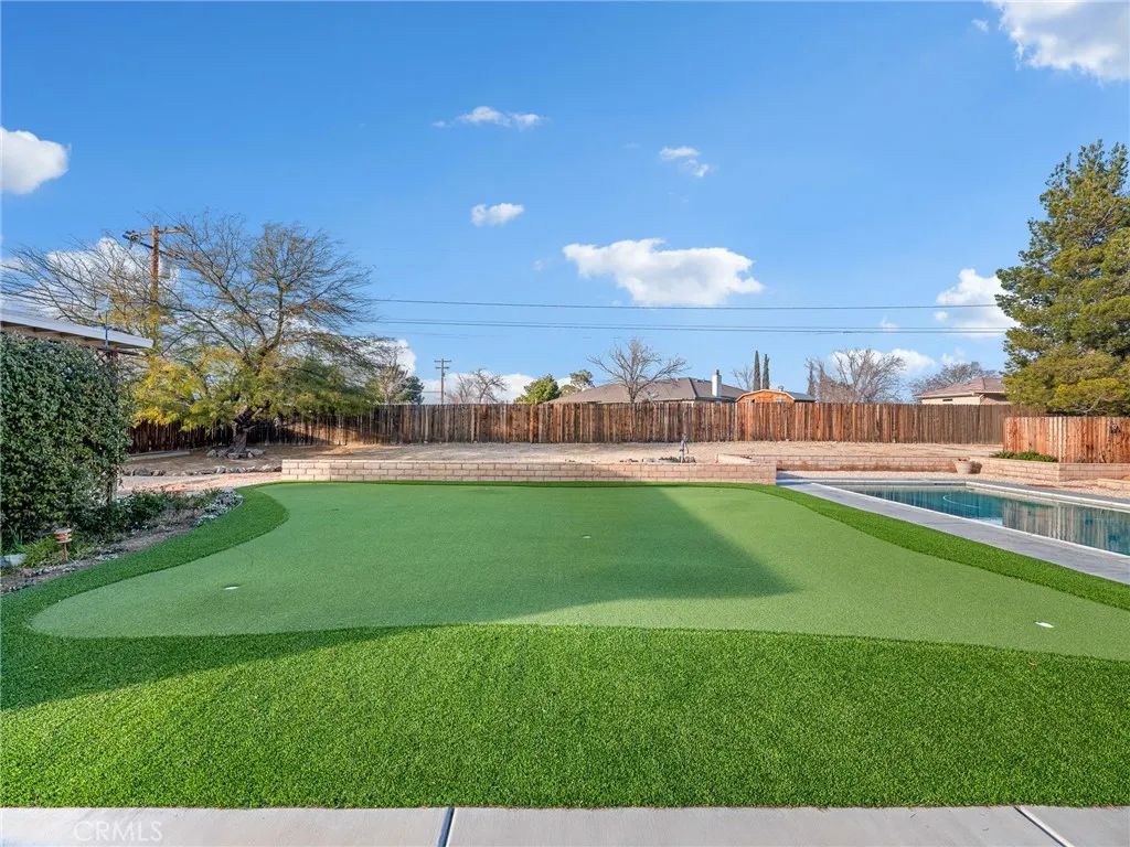 19544 Oneida, Apple Valley, California 92307 home-pic-49
