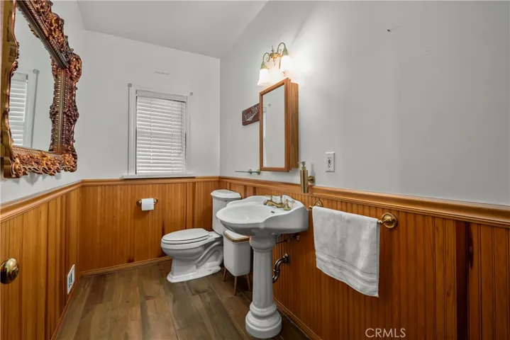 Half Bathroom/Guest Bathroom/First Floor