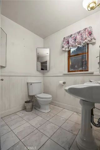 In Suite Bedroom with Jet Tube/Second Floor