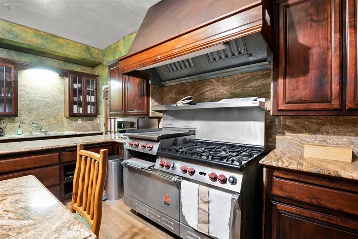 Commercial Grade Kitchen with Hood/First Floor
