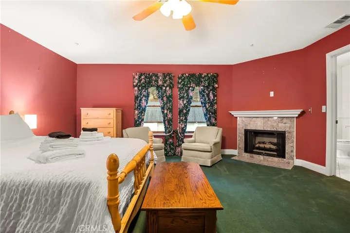 Bedroom With Fireplace and Jet Tube/Second Floor