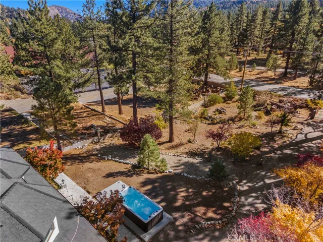 Spa /Front Yard