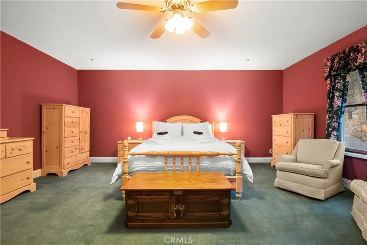 Bedroom With Fireplace and Jet Tube/Second Floor