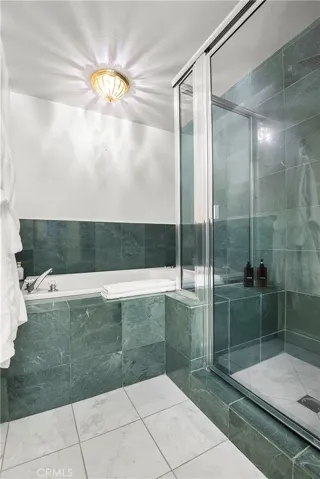 In Suite Bedroom with Jet Tube/Second Floor
