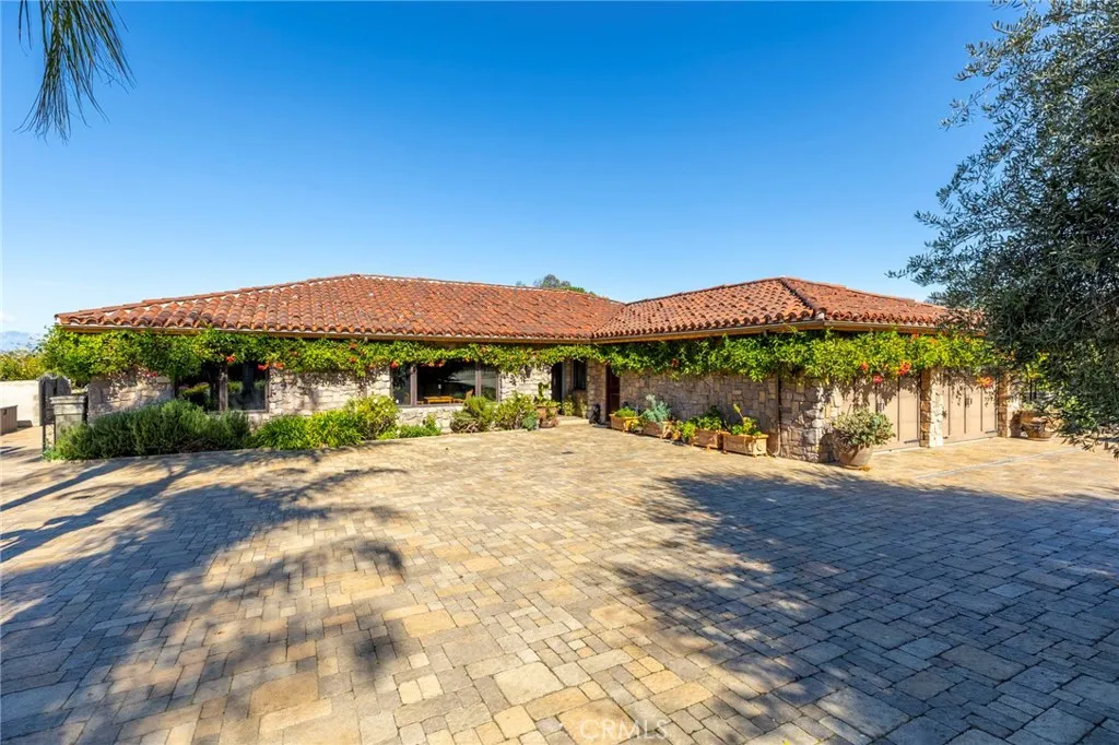 14260 Grande Vista Avenue, Perris, California 92570 home-pic-2