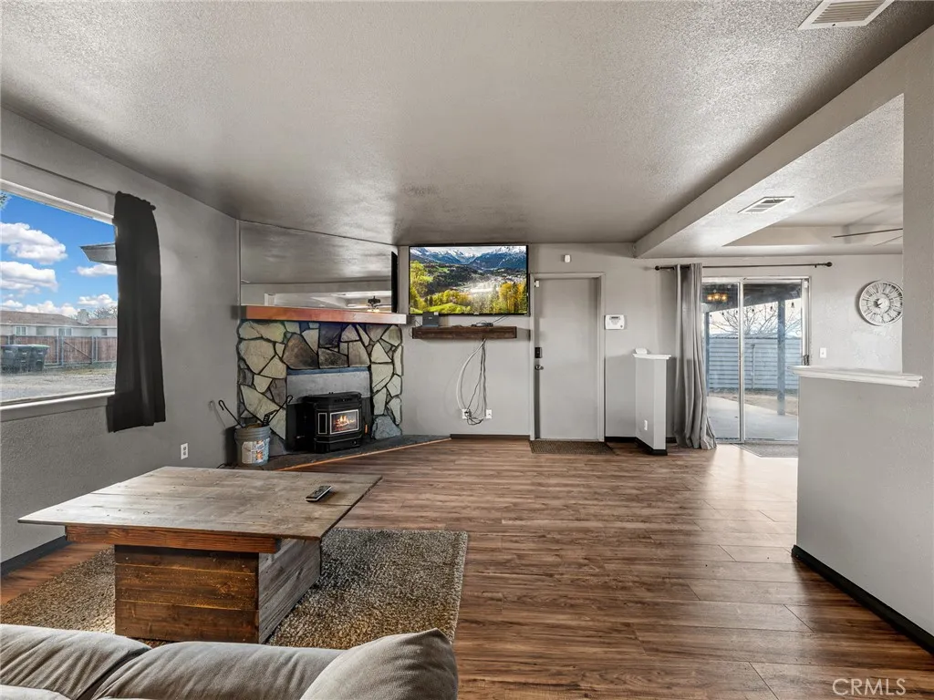 9890 Solano, Victorville, California 92392 home-pic-4