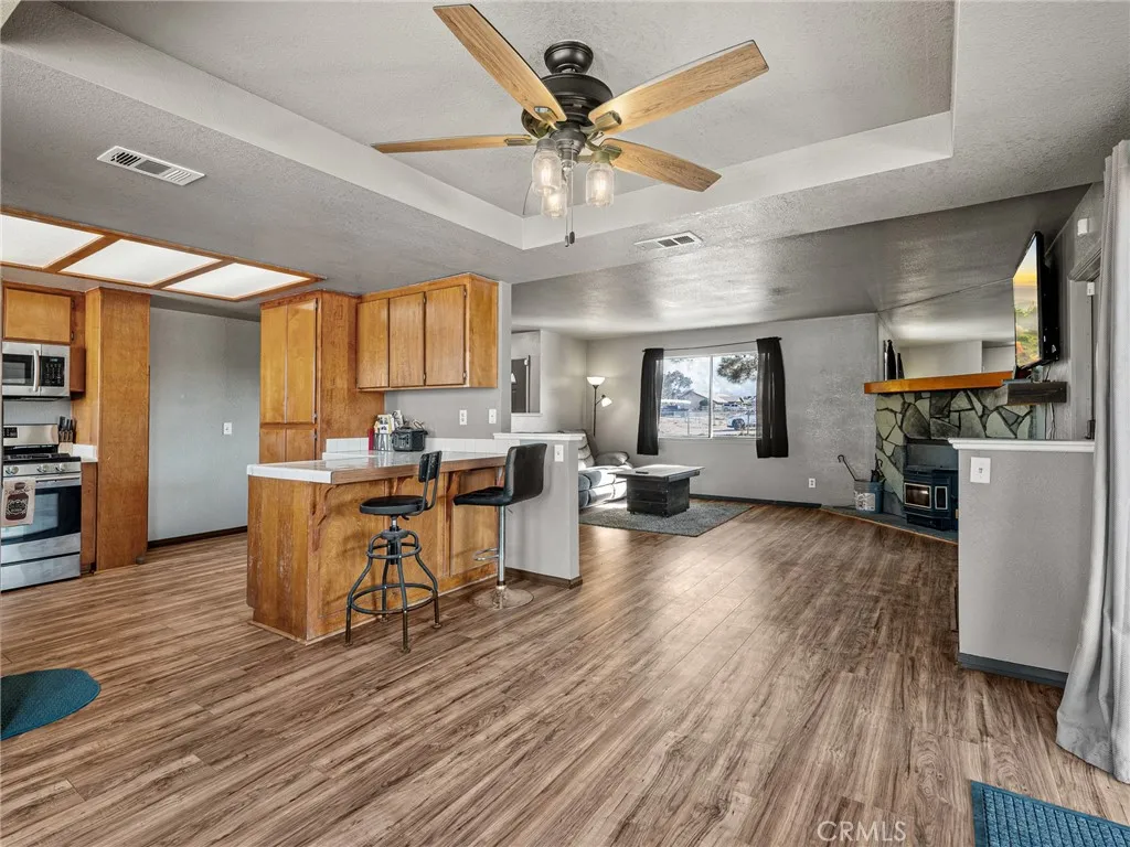 9890 Solano, Victorville, California 92392 home-pic-10