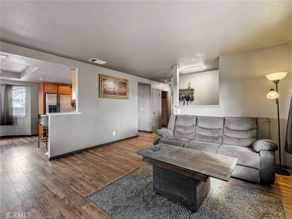 9890 Solano, Victorville, California 92392 home-pic-6