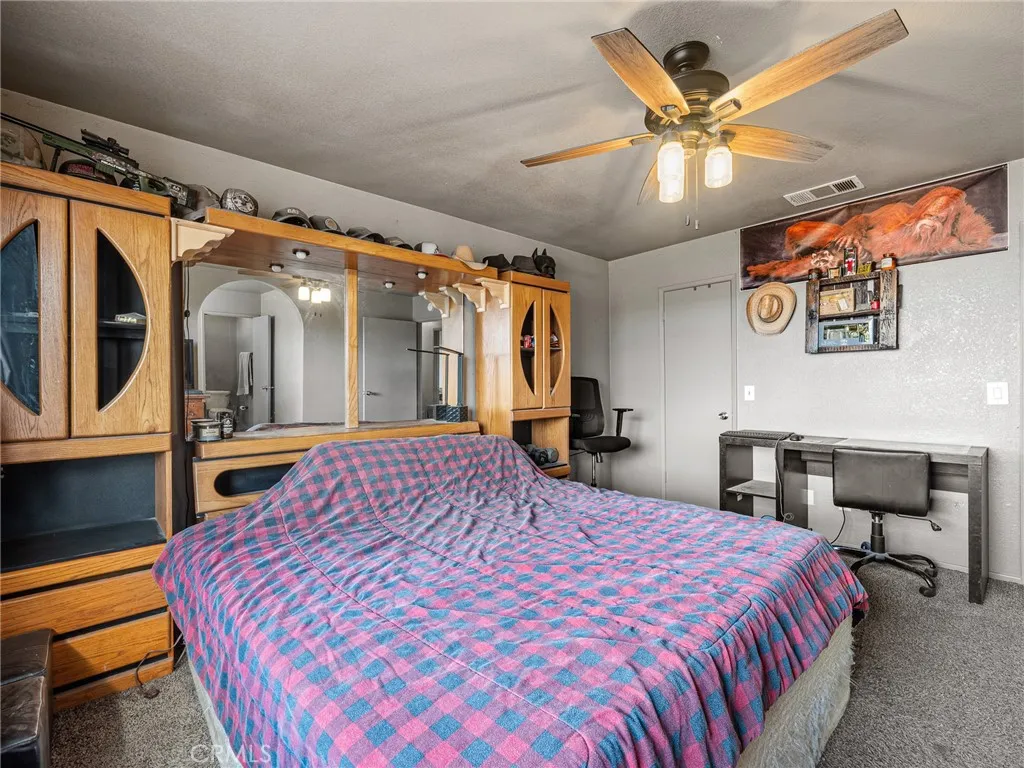 9890 Solano, Victorville, California 92392 home-pic-24