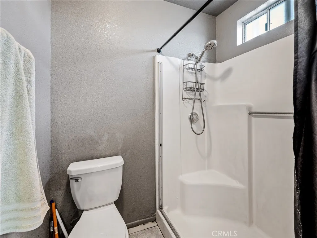 9890 Solano, Victorville, California 92392 home-pic-22