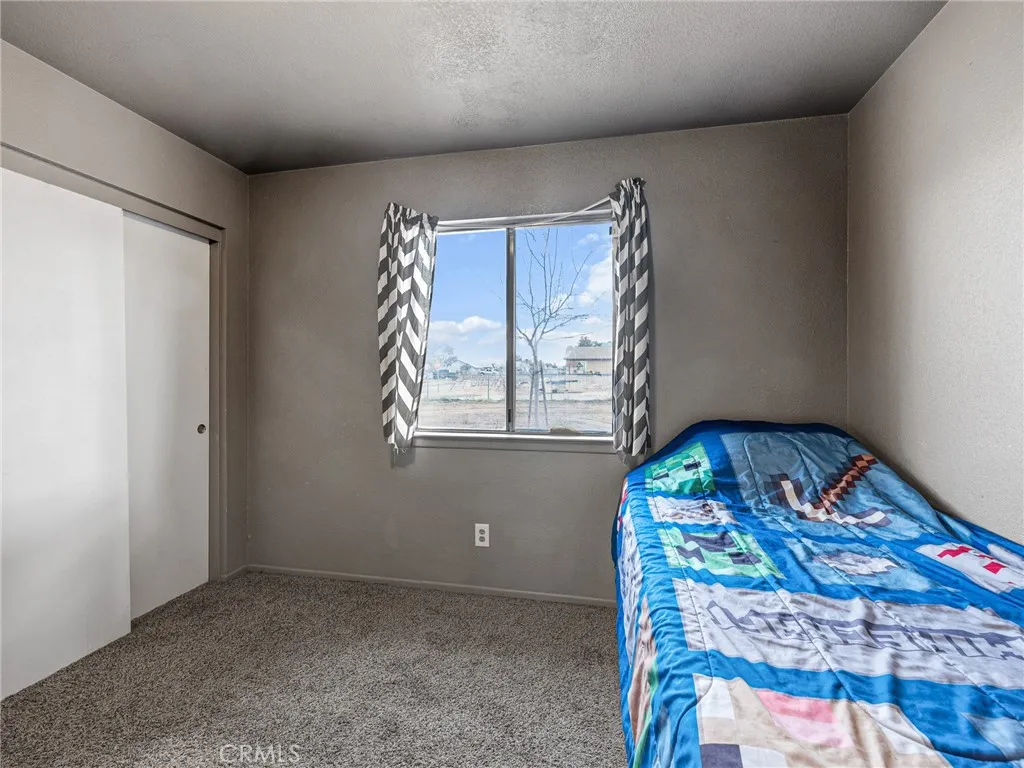 9890 Solano, Victorville, California 92392 home-pic-16