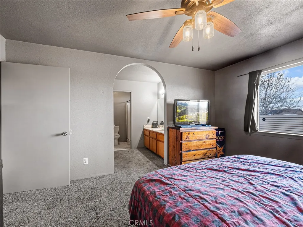 9890 Solano, Victorville, California 92392 home-pic-23