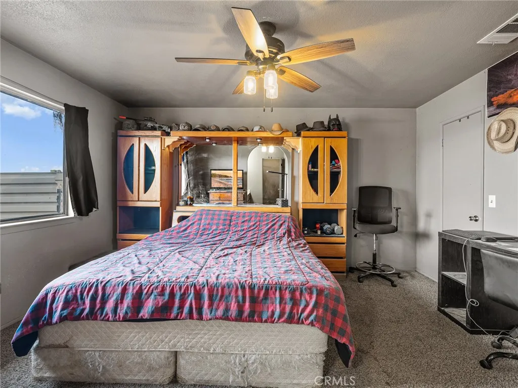 9890 Solano, Victorville, California 92392 home-pic-20