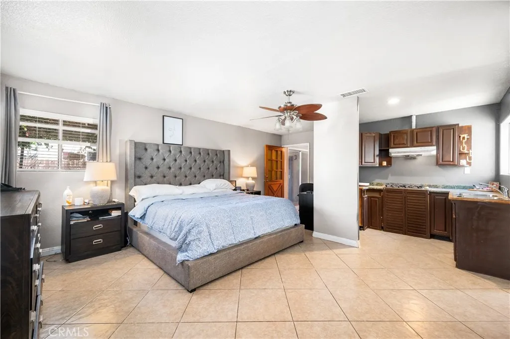 1808 S Van Ness Avenue, Santa Ana, California 92707 home-pic-20