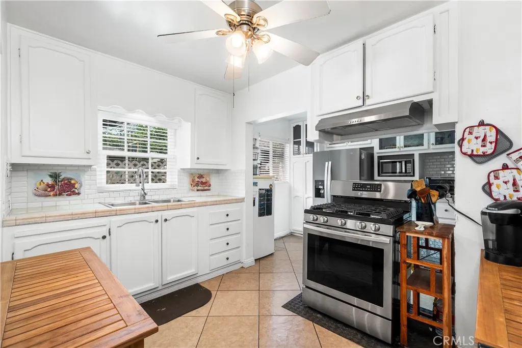 1808 S Van Ness Avenue, Santa Ana, California 92707 home-pic-9
