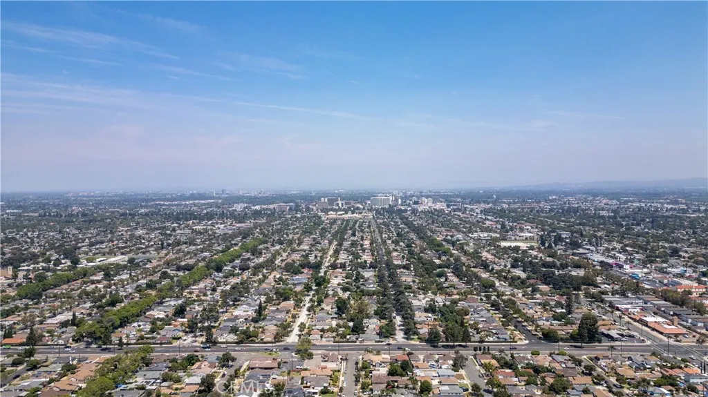 1808 S Van Ness Avenue, Santa Ana, California 92707 home-pic-37