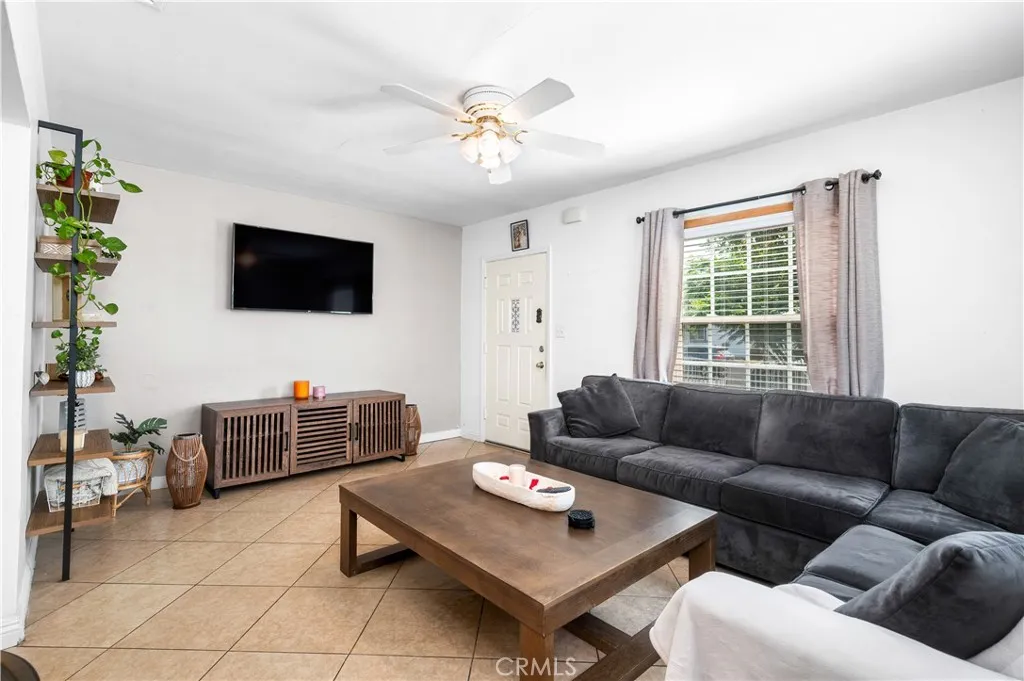 1808 S Van Ness Avenue, Santa Ana, California 92707 home-pic-5