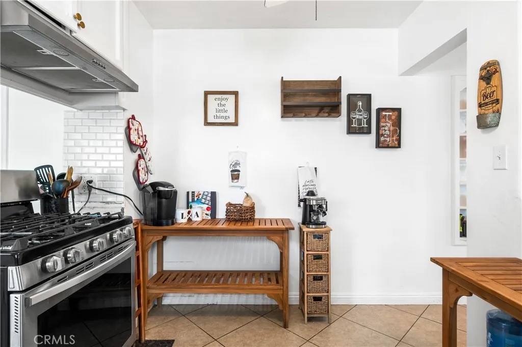 1808 S Van Ness Avenue, Santa Ana, California 92707 home-pic-12