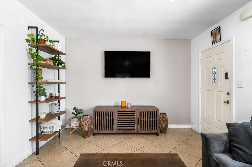 1808 S Van Ness Avenue, Santa Ana, California 92707 home-pic-7