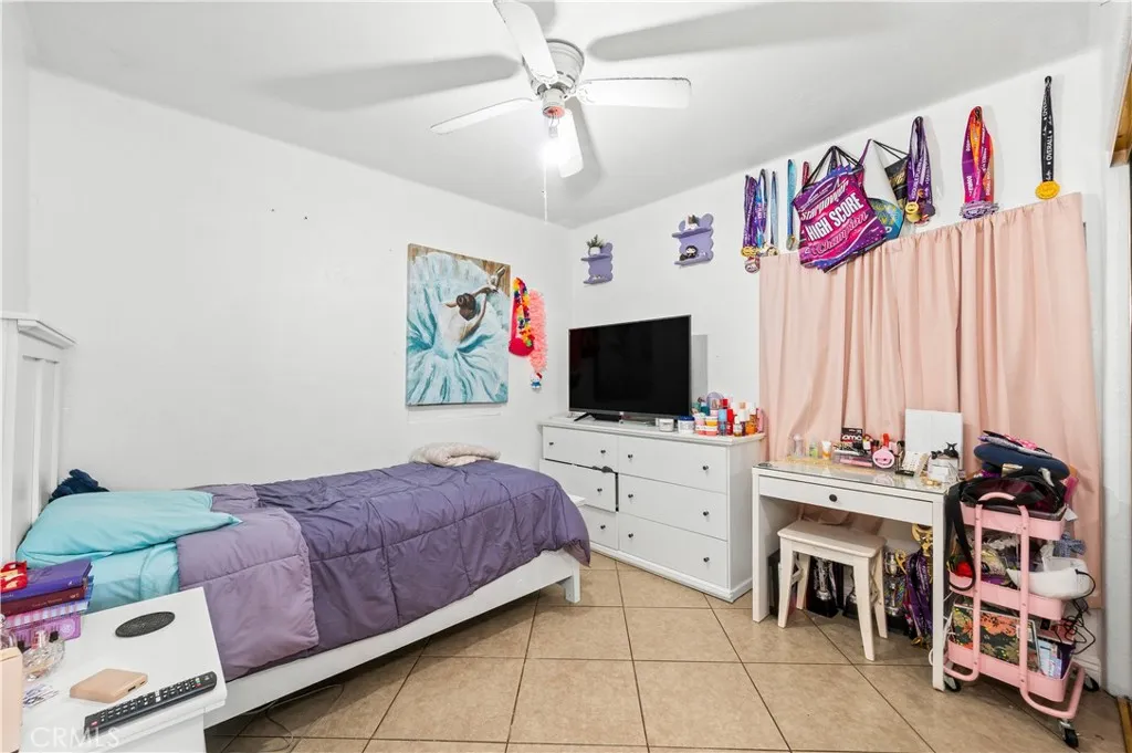 1808 S Van Ness Avenue, Santa Ana, California 92707 home-pic-22