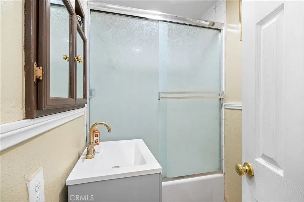 1808 S Van Ness Avenue, Santa Ana, California 92707 home-pic-27