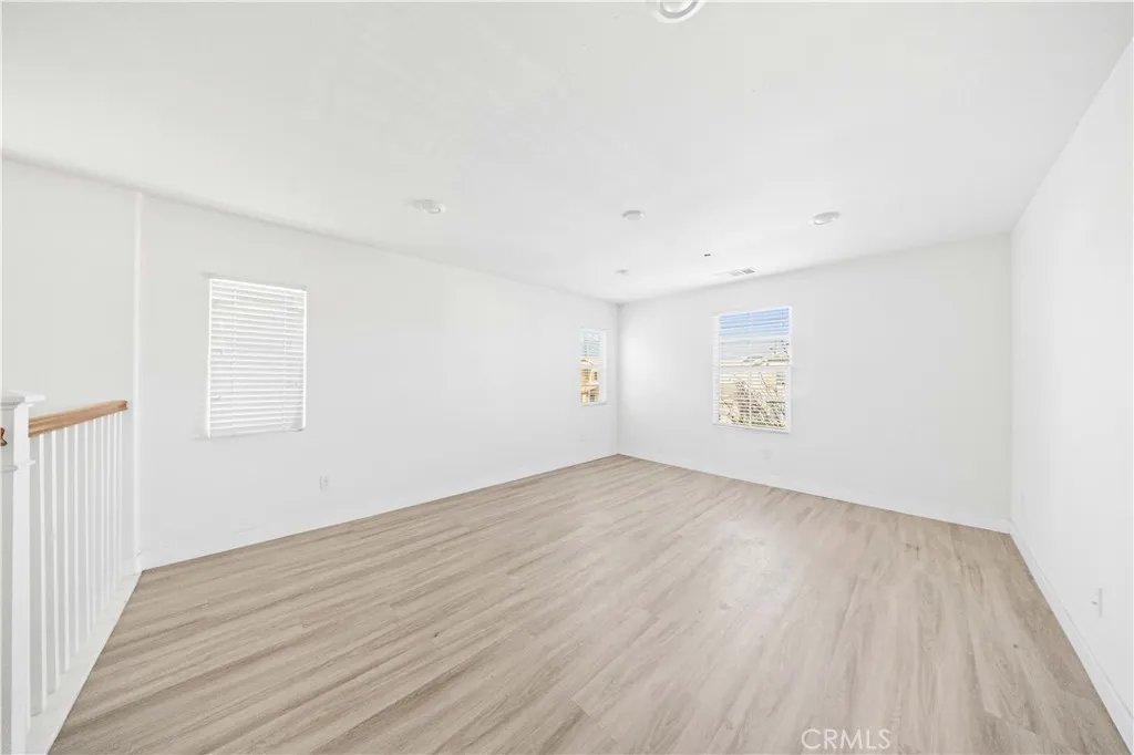 15609 Paprika Lane, Fontana, California 92336 home-pic-16