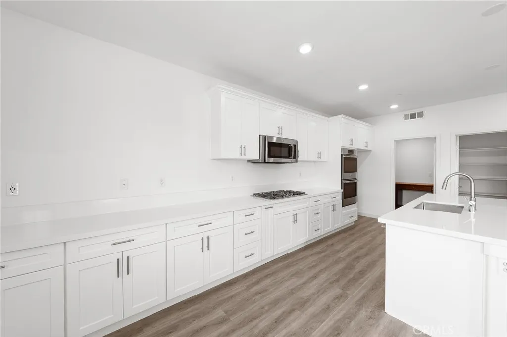 15609 Paprika Lane, Fontana, California 92336 home-pic-38