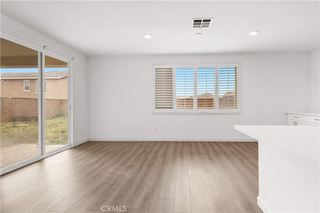 15609 Paprika Lane, Fontana, California 92336 home-pic-52