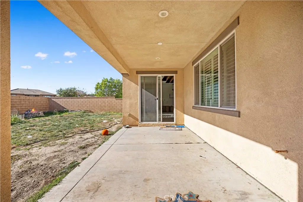 15609 Paprika Lane, Fontana, California 92336 home-pic-8