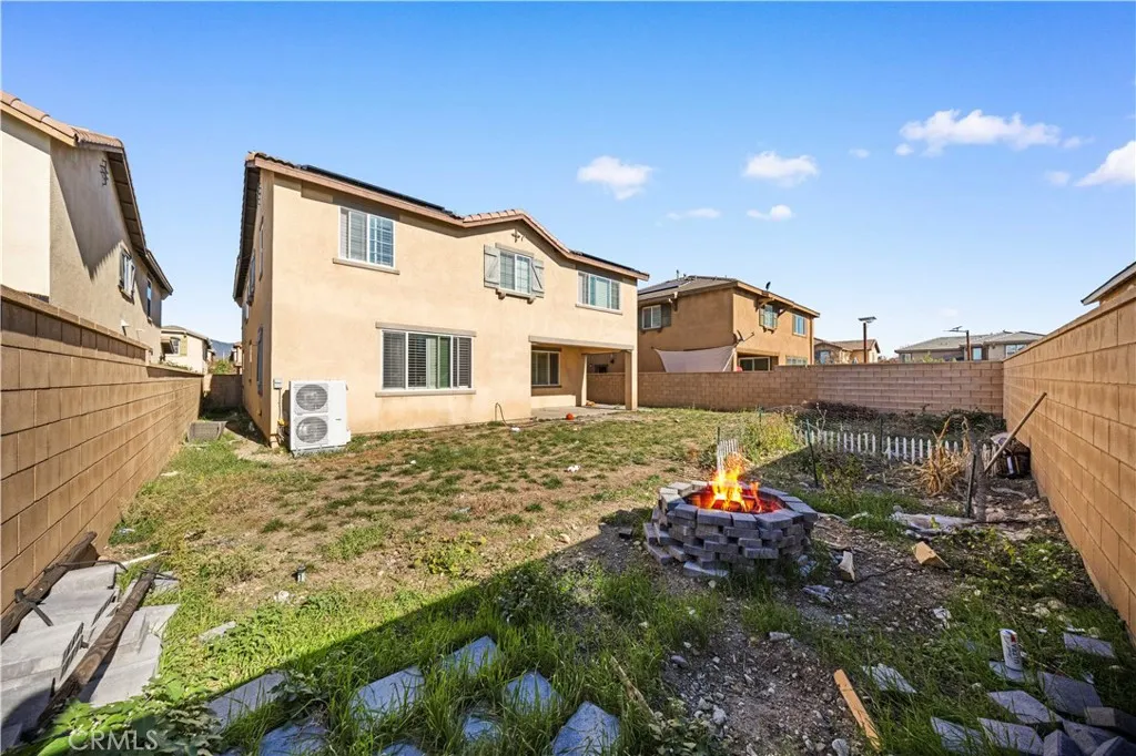 15609 Paprika Lane, Fontana, California 92336 home-pic-12