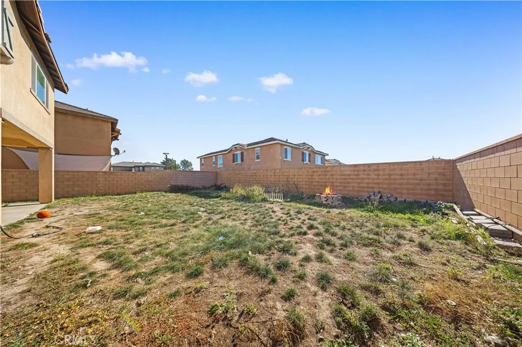 15609 Paprika Lane, Fontana, California 92336 home-pic-13