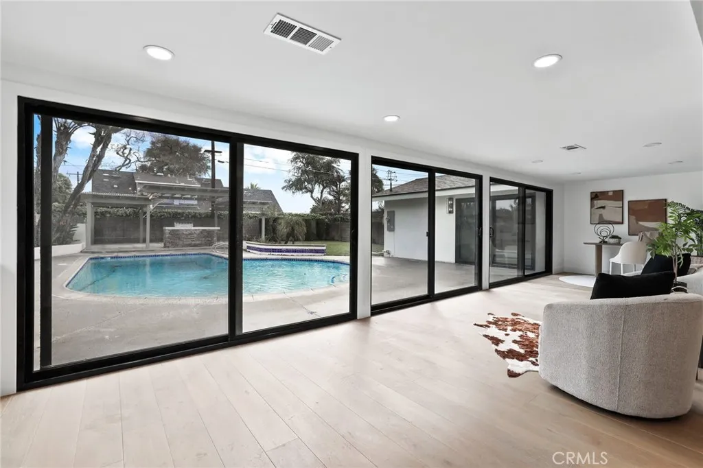 618 N Lincoln, Fullerton, California 92831 home-pic-13