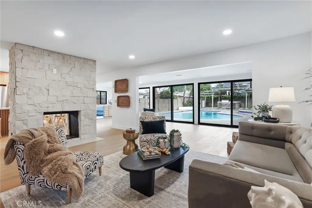 618 N Lincoln, Fullerton, California 92831 home-pic-7