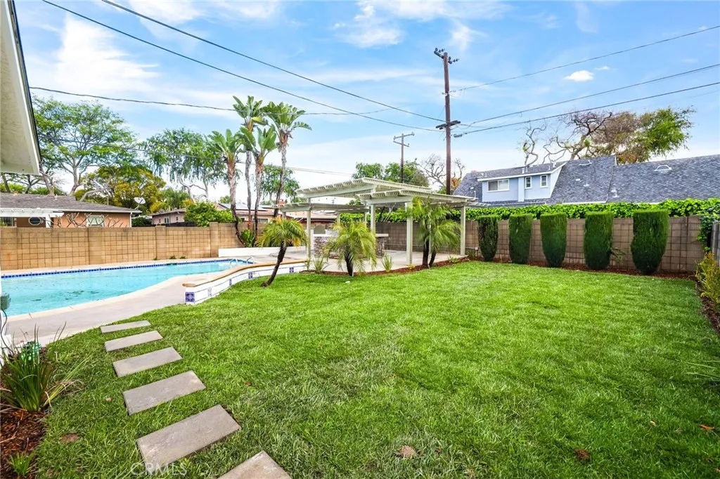 618 N Lincoln, Fullerton, California 92831 home-pic-26